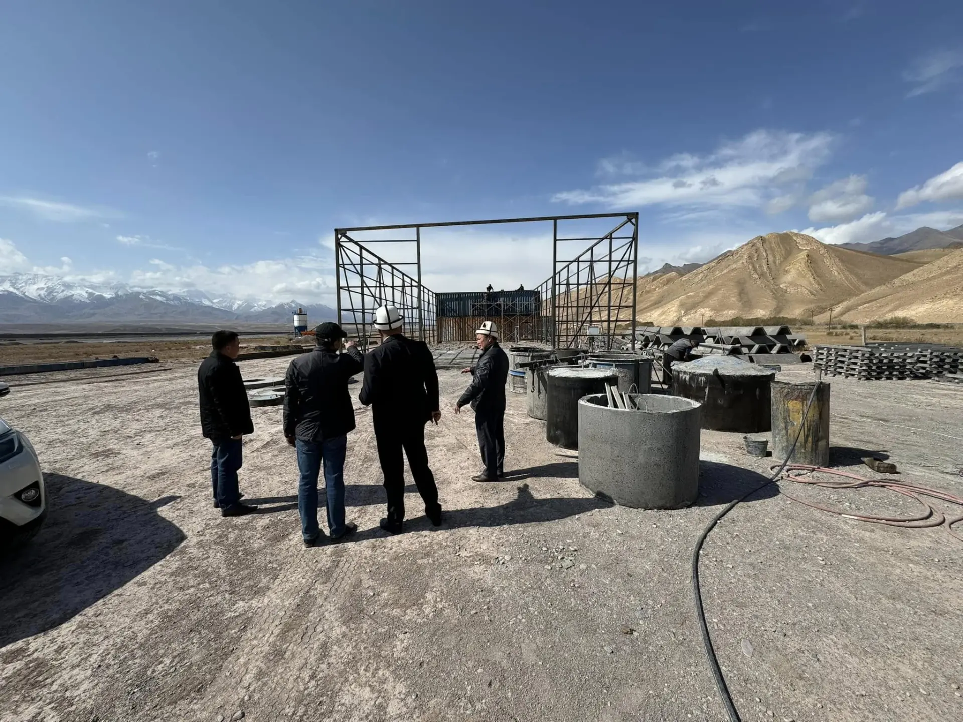 Чоң-Алайда бетон заводу өнүгүү стадиясында